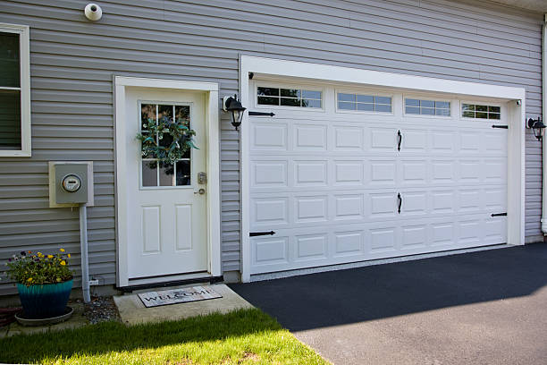 24/7 Emergency Garage Door Panel Replacement experts in Davie, FL